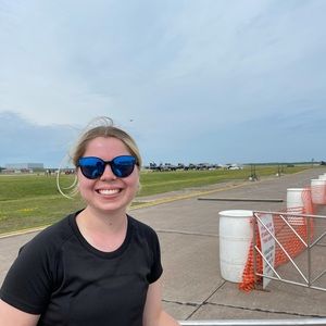 Meet your Posher, Laura